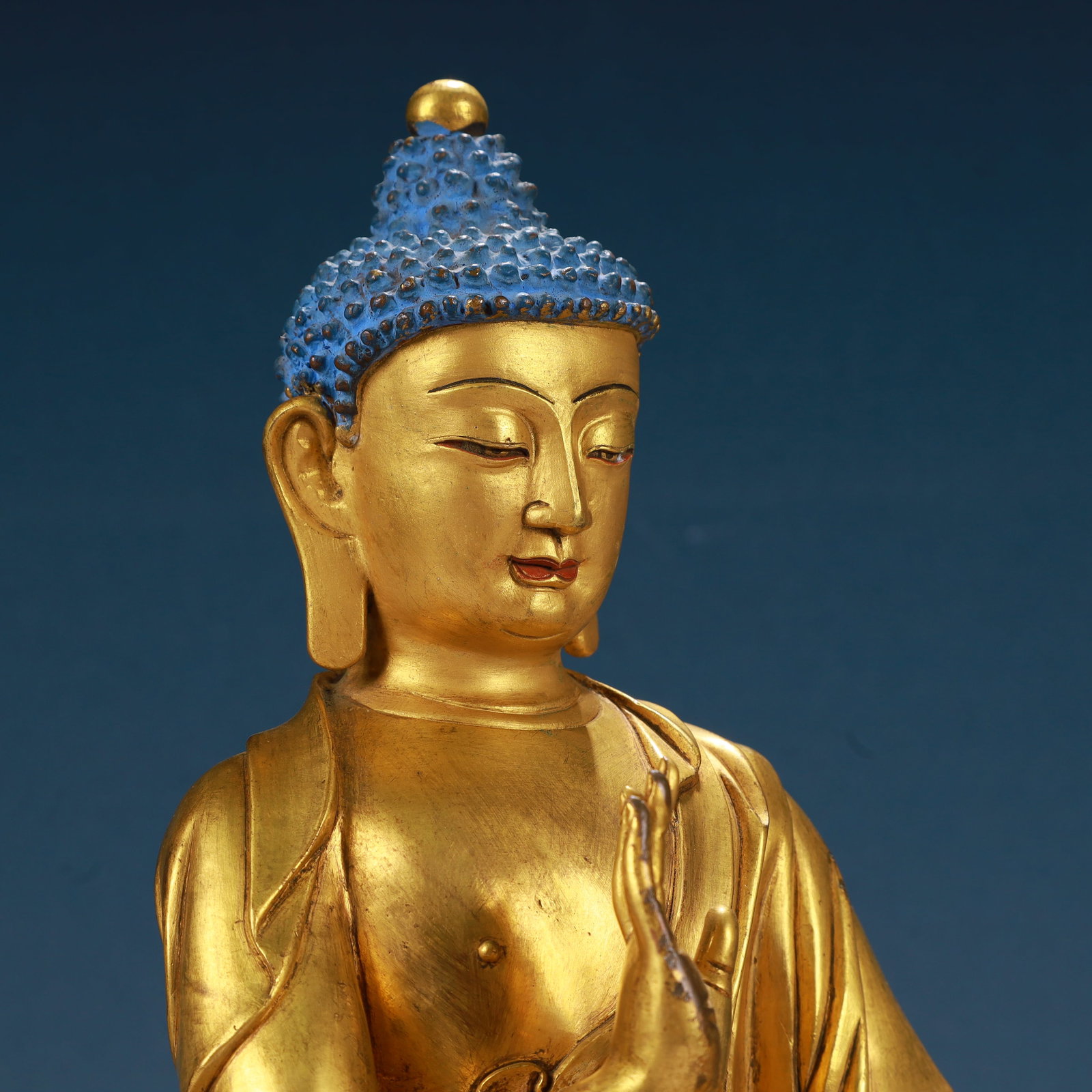 A Solemn Gilt Bronze Statue of Sakyamuni - 8