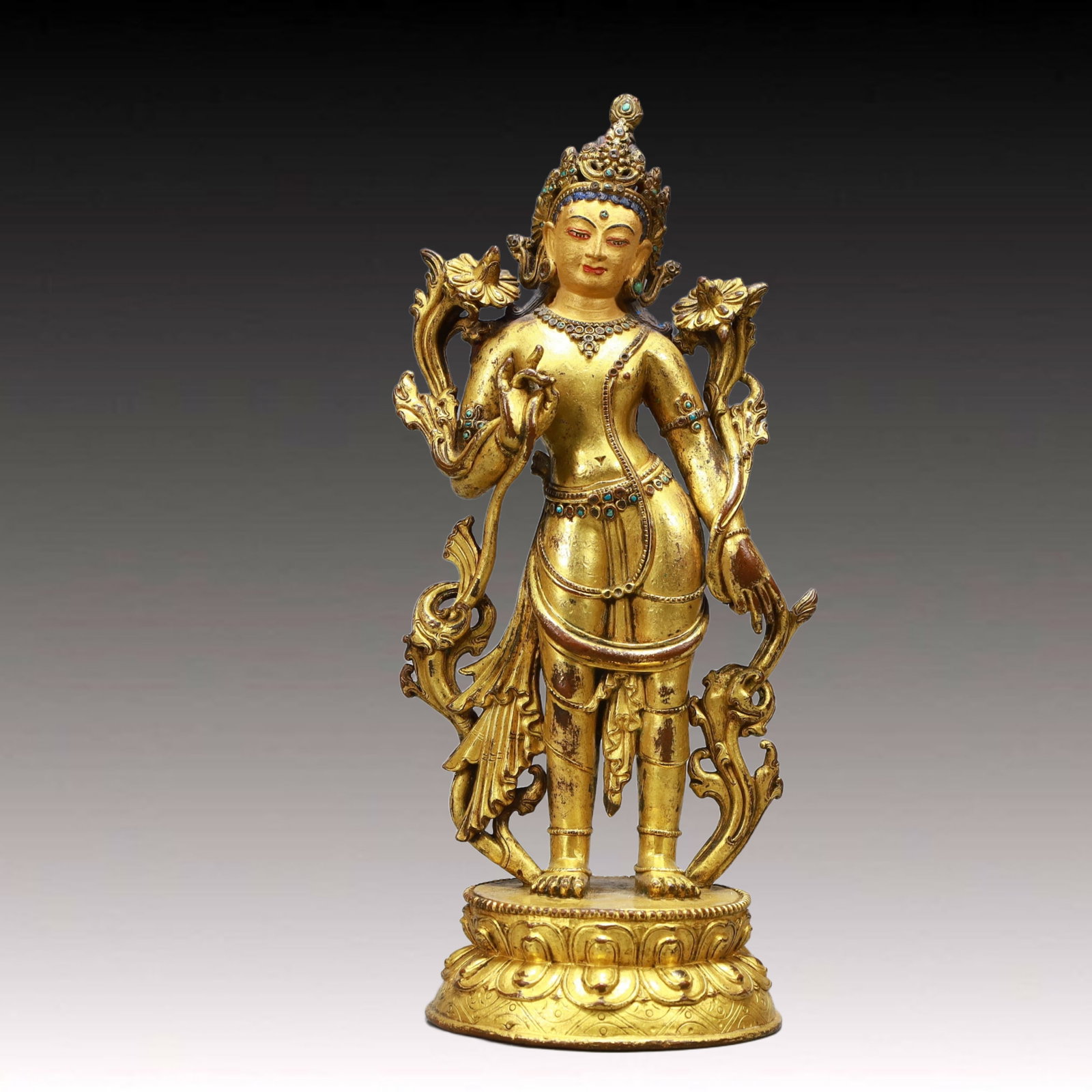 A Solemn Gilt Bronze Statue of Avalokitesvara,Inlaid Turquoise: A Solemn Gilt Bronze Statue of Avalokitesvara,Inlaid Turquoise,Ming Dynasty, China,Size:3.5inx9.4in,Weight:1400g 铜鎏金观音像,嵌绿松石,È