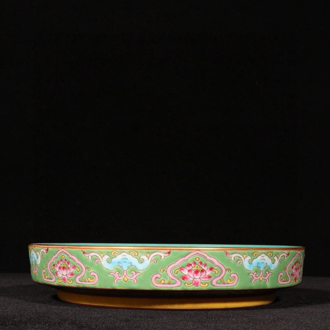 An Exquisite Enamel Ruby Red-Glazed Auspicious Cloud and Phoenix Pattern Plate - 7