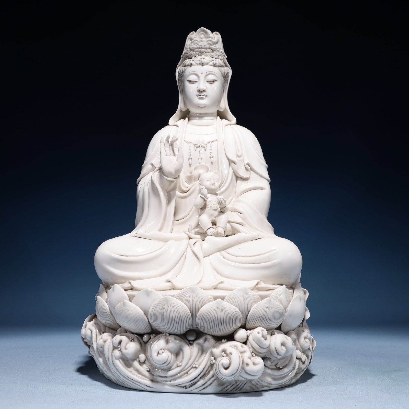 A Solemn Blance-De-Chine Statue of Avalokitesvara: A Solemn Blance-De-Chine Statue of Avalokitesvara Blance-De-Chine Statue of Avalokitesvara,Ming Dynasty,China,He Chaozong Mark,Size:7.1inx6.7inx18.9in,Weight:6850g 德化瓷观&