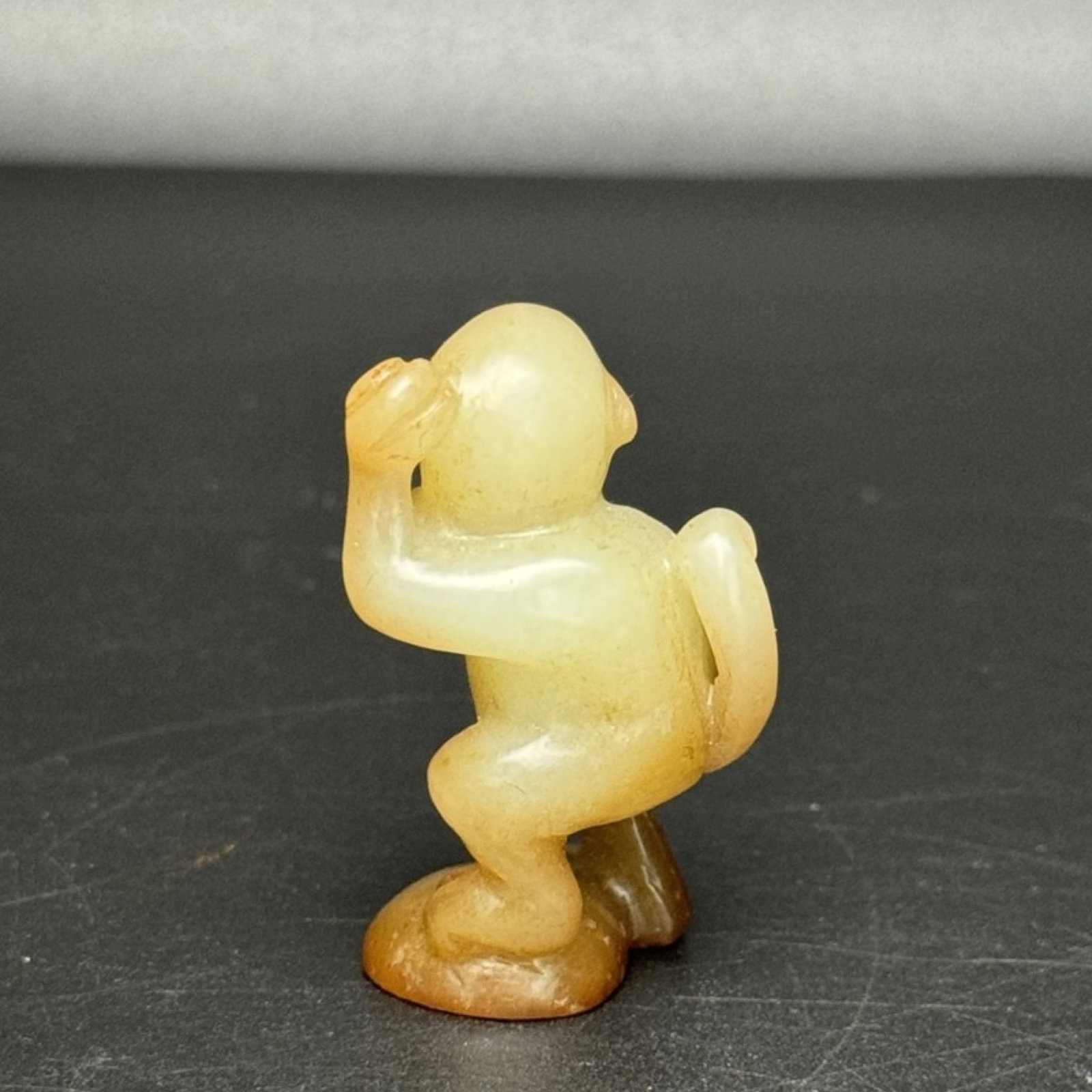 An Exquisite White Jade Monkey Pendant - 2