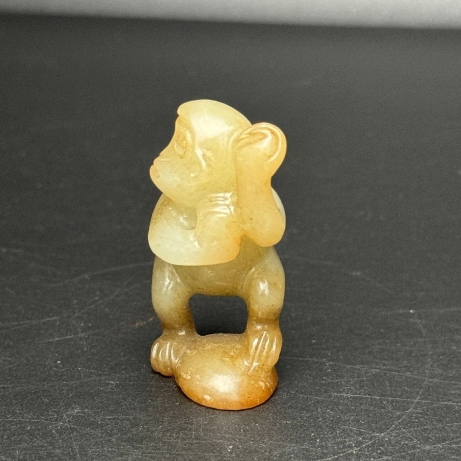 An Exquisite White Jade Monkey Pendant - 3