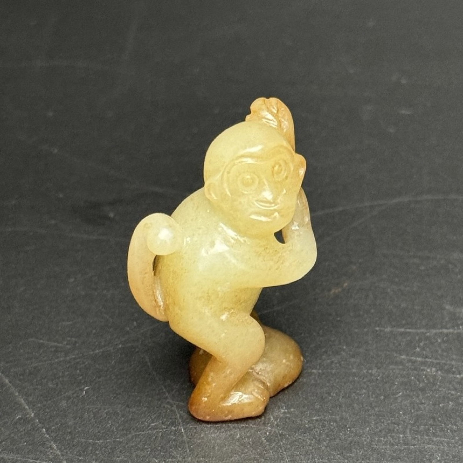 An Exquisite White Jade Monkey Pendant - 7