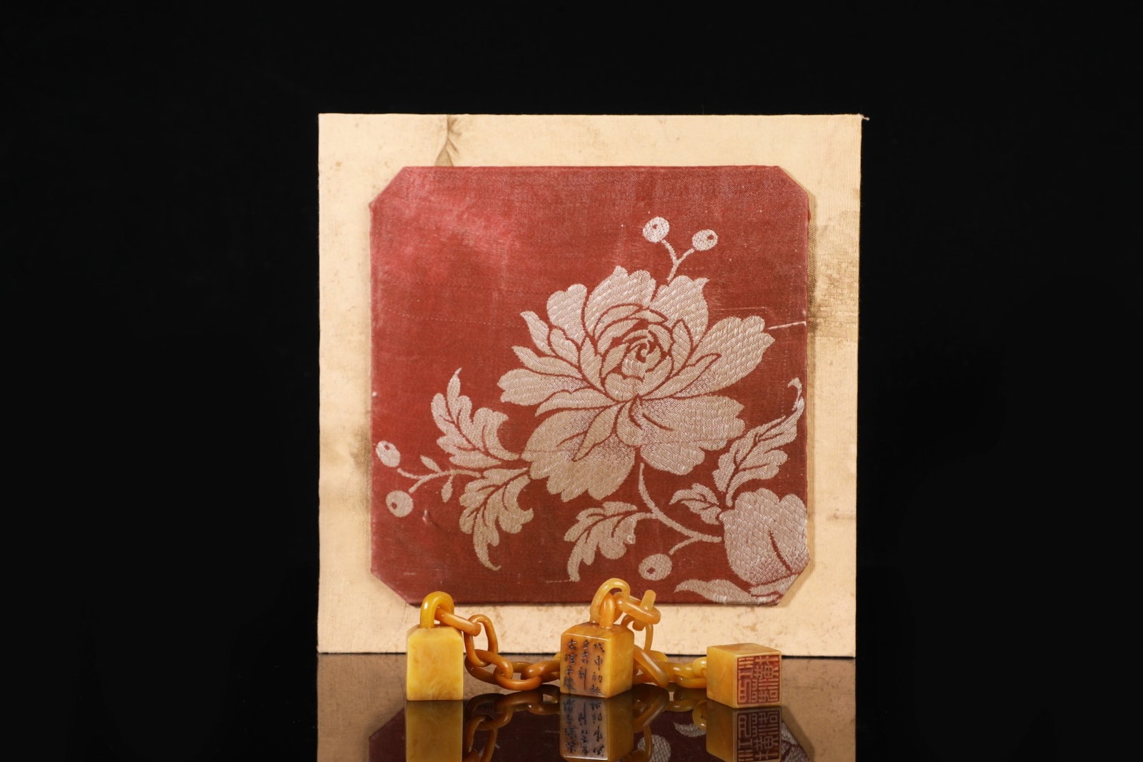 An Exquisite Shoushan Stone Seal,with poem: An Exquisite Shoushan Stone Seal,with poem,Qing Dynasty,China,Size:1.4inx0.8in,Weight:92.5g 寿山石印章,带诗文,中国清代