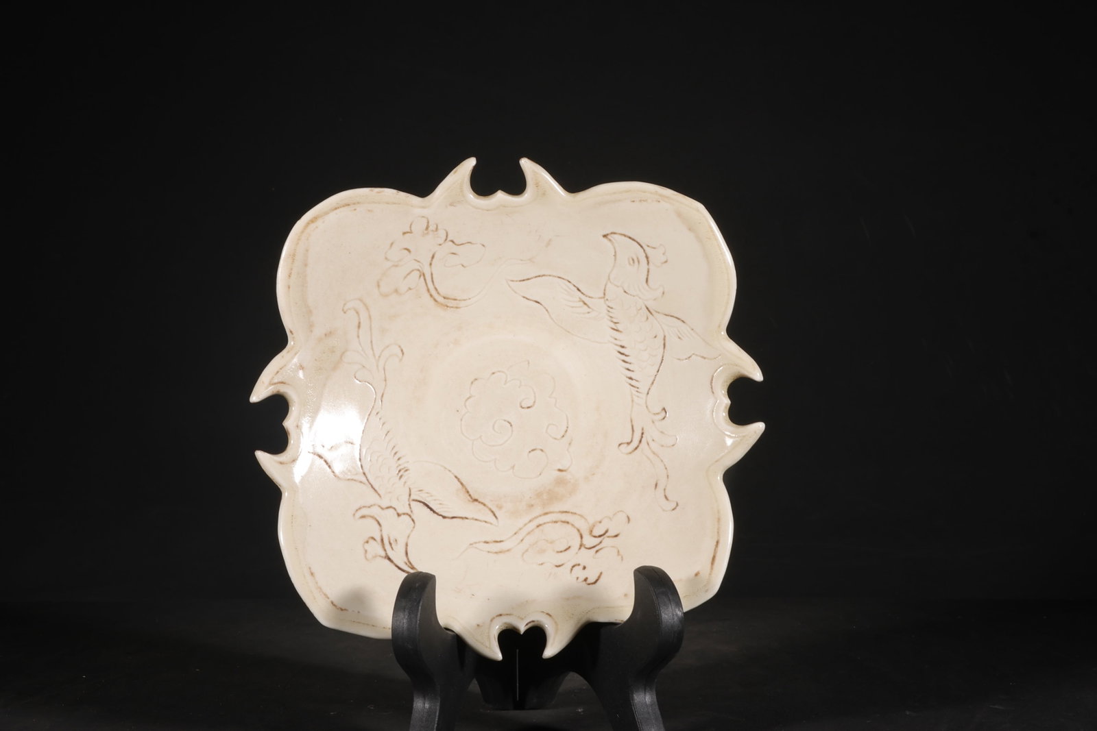 An Exquisite Ding yao White Glazed Crane Pattern Plate - 5