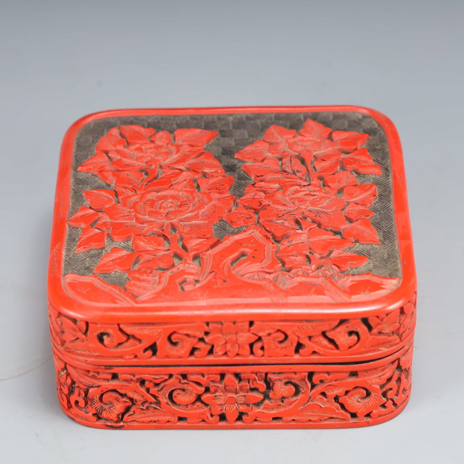 An Exquisite Carved Red Lacquer Flower Pattern Box (1 of 7)