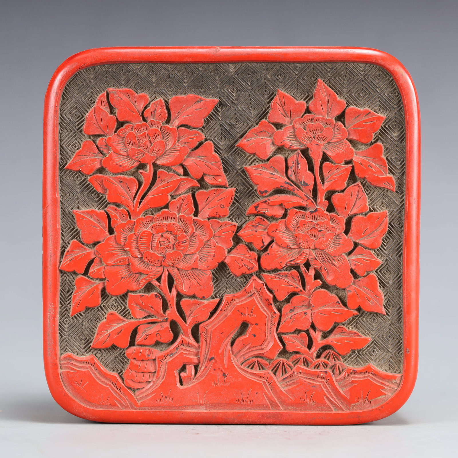 An Exquisite Carved Red Lacquer Flower Pattern Box - 4
