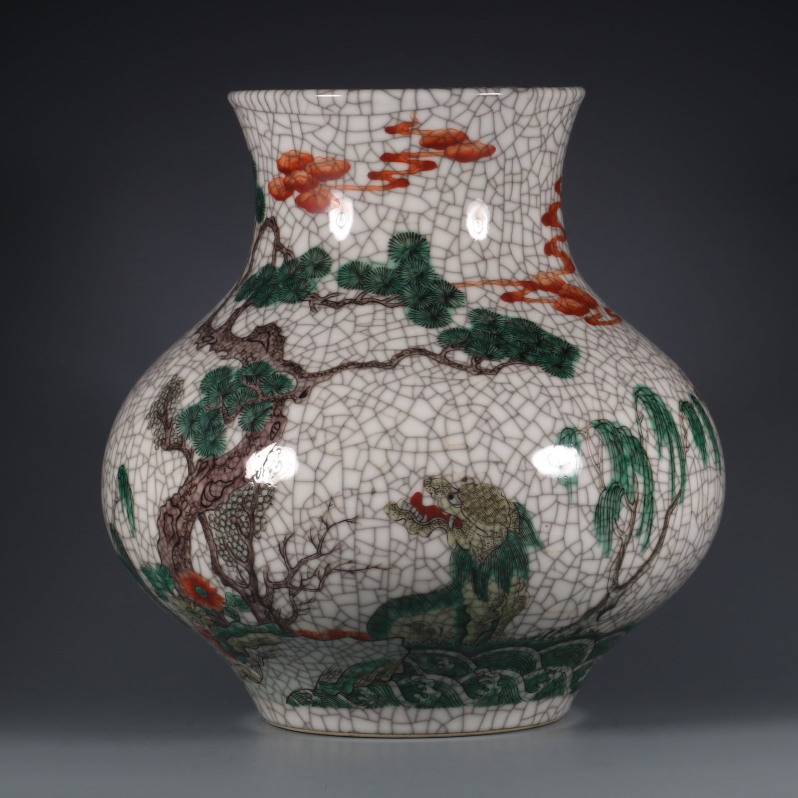 An Exquisite Ge yao Wucai Kylin Dragon Pattern Vase: An Exquisite Ge yao Wucai Kylin Dragon Pattern Vase,Qing Dynasty,China,Size:10.6inx5.9in 哥窑五彩麒麟龙纹瓶,中国清代