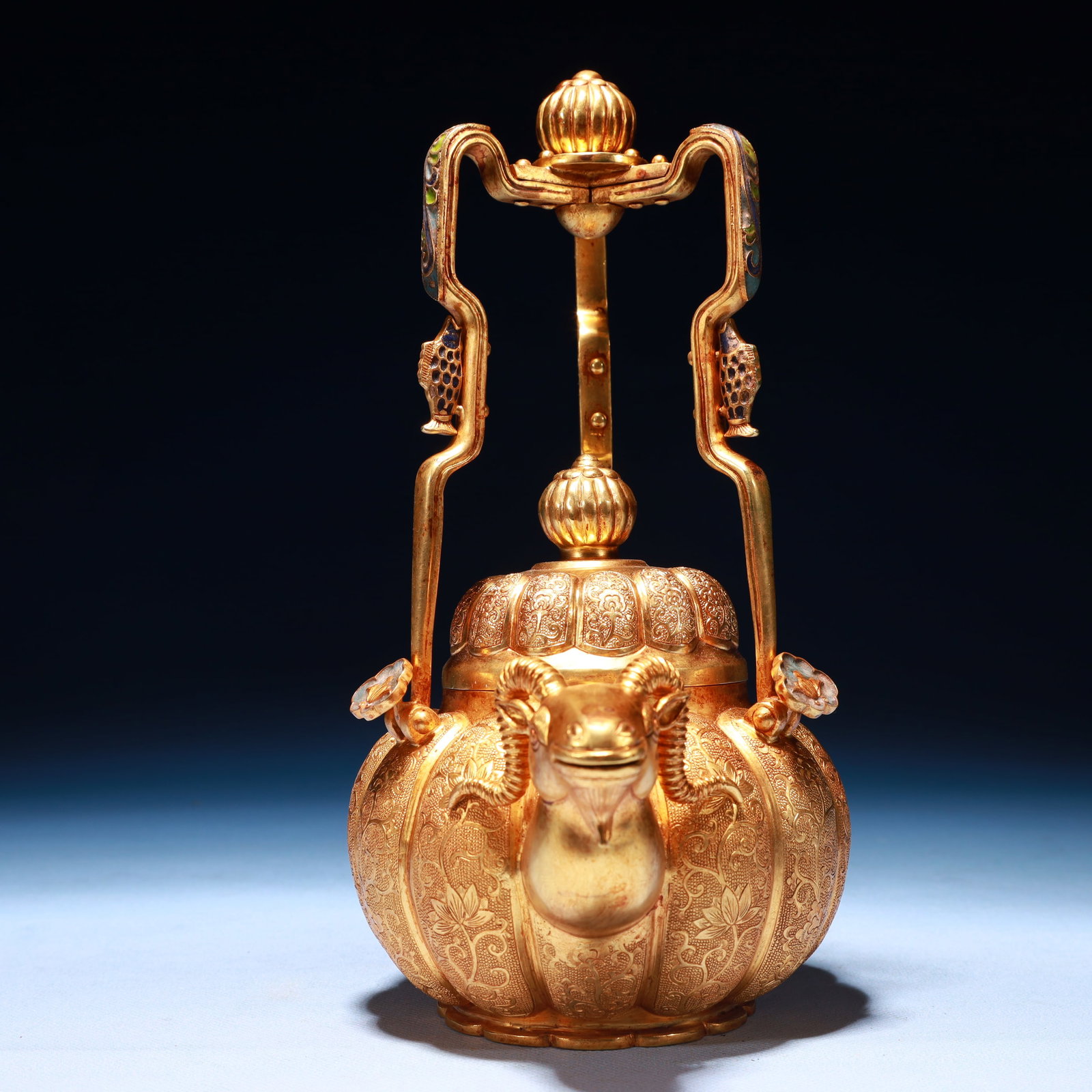 An Exquisite Gilt Bronze Flower Pattern Pumpkin-Shaped Loop-Handled Pot - 5