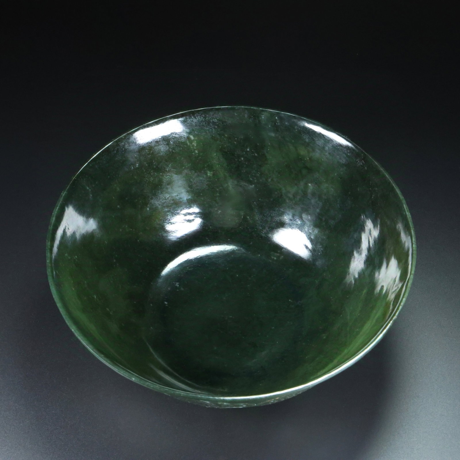 An Exquisite Jasper Auspicious Cloud and Dragon Pattern Bowl - 2