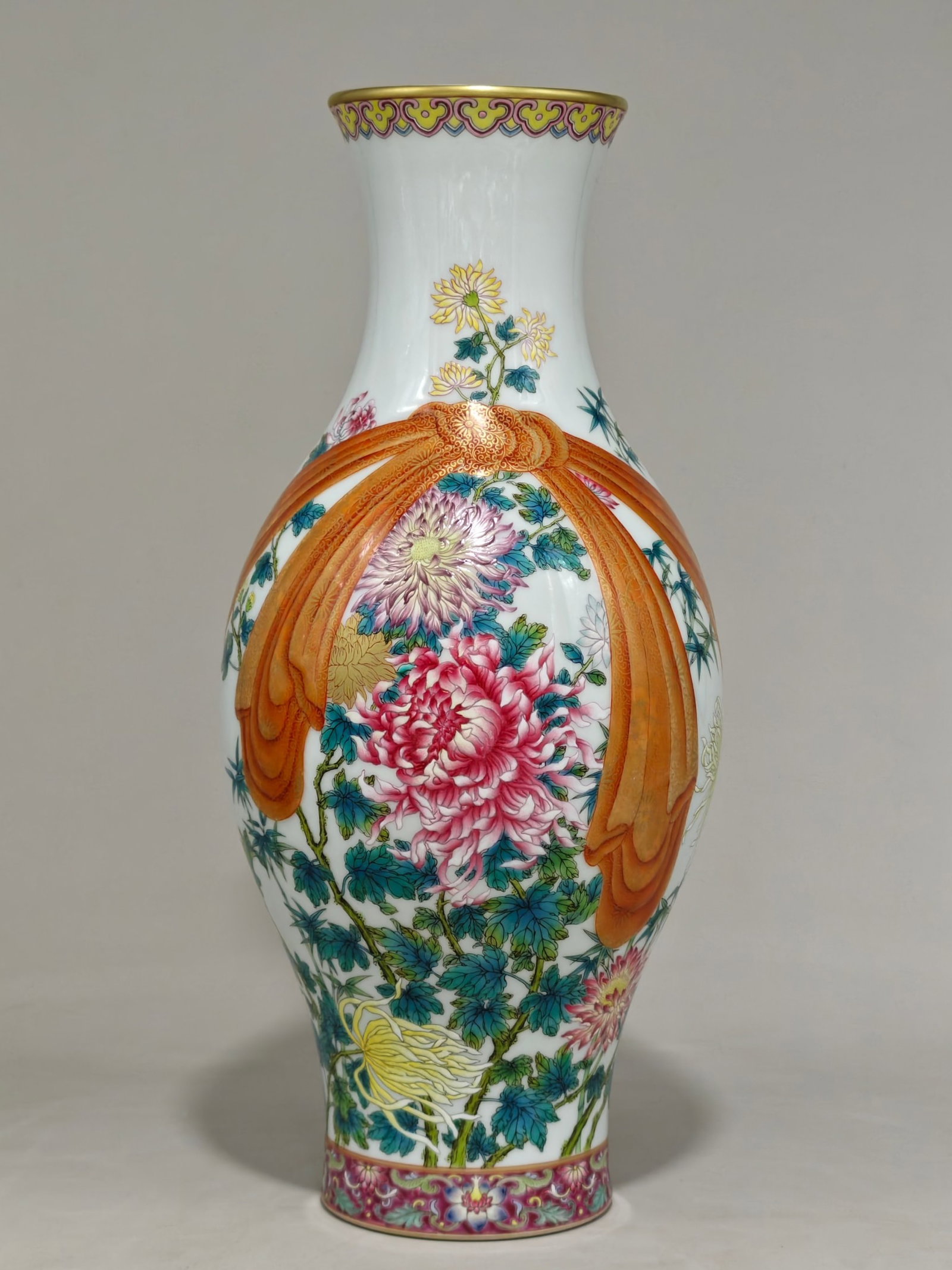 A Rare Famille-Rose Flower Pattern Vase (1 of 7)