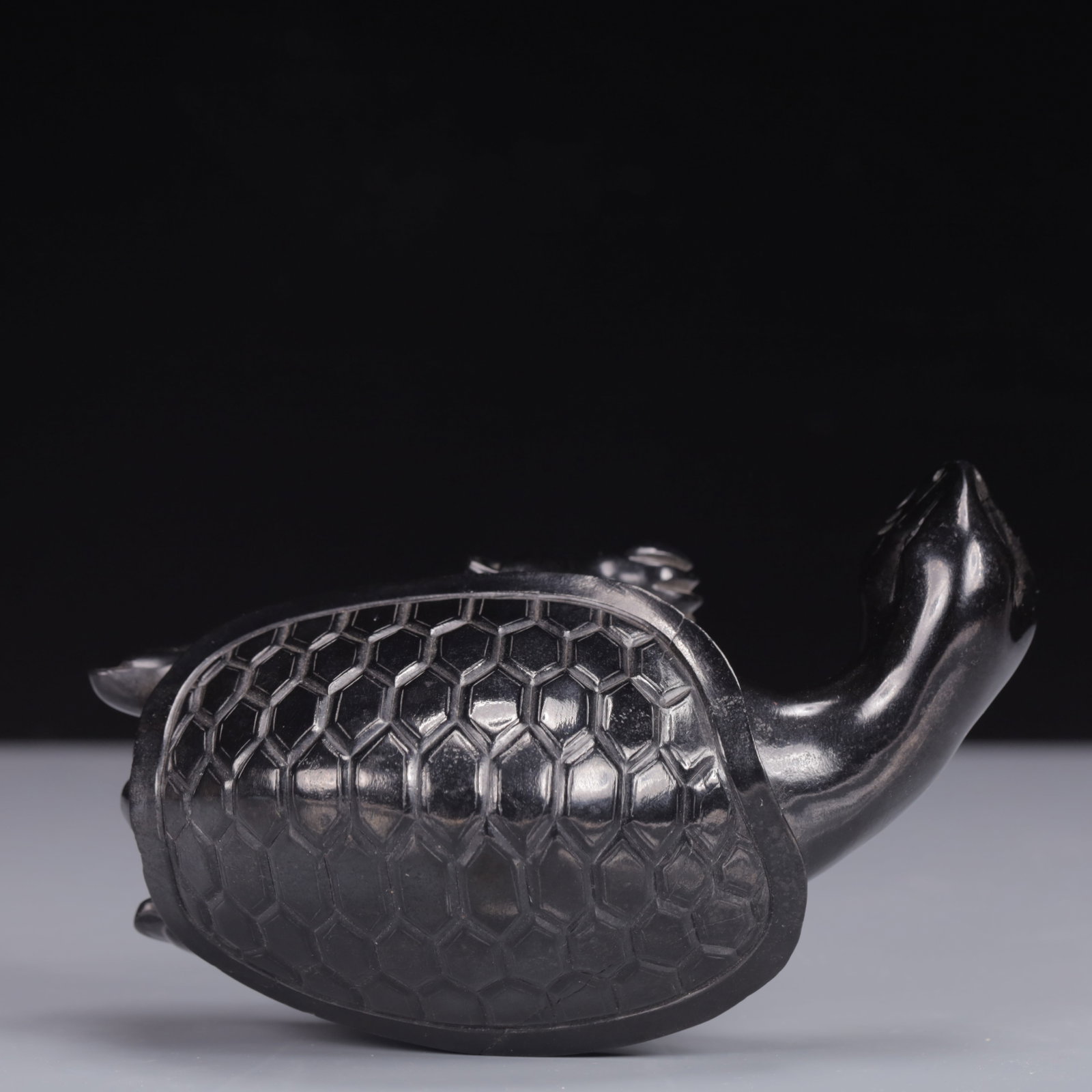 An Exquisite Blabk Jade Turtle Ornament - 8