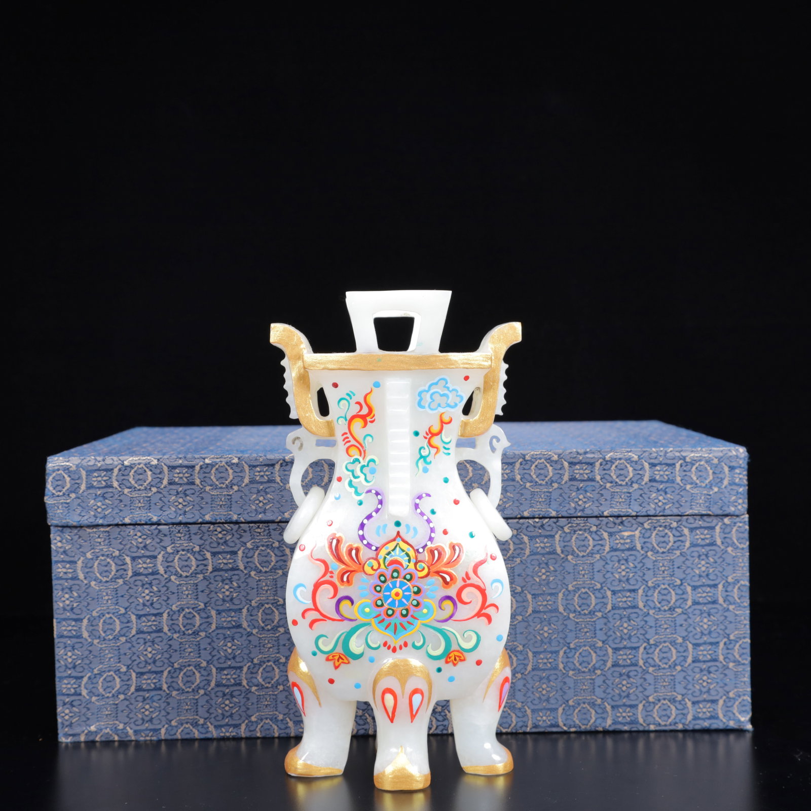 An Exquisite White Jade Flower Pattern Double-Ears and Tripod Censer: An Exquisite White Jade Flower Pattern Double-Ears and Tripod Censer,Qing Dynasty,China,Size:(Censer)2.4inx3.5inx7.5in,(Box)11.8inx7.9inx4.7in,Weight:1086g 白玉花卉纹