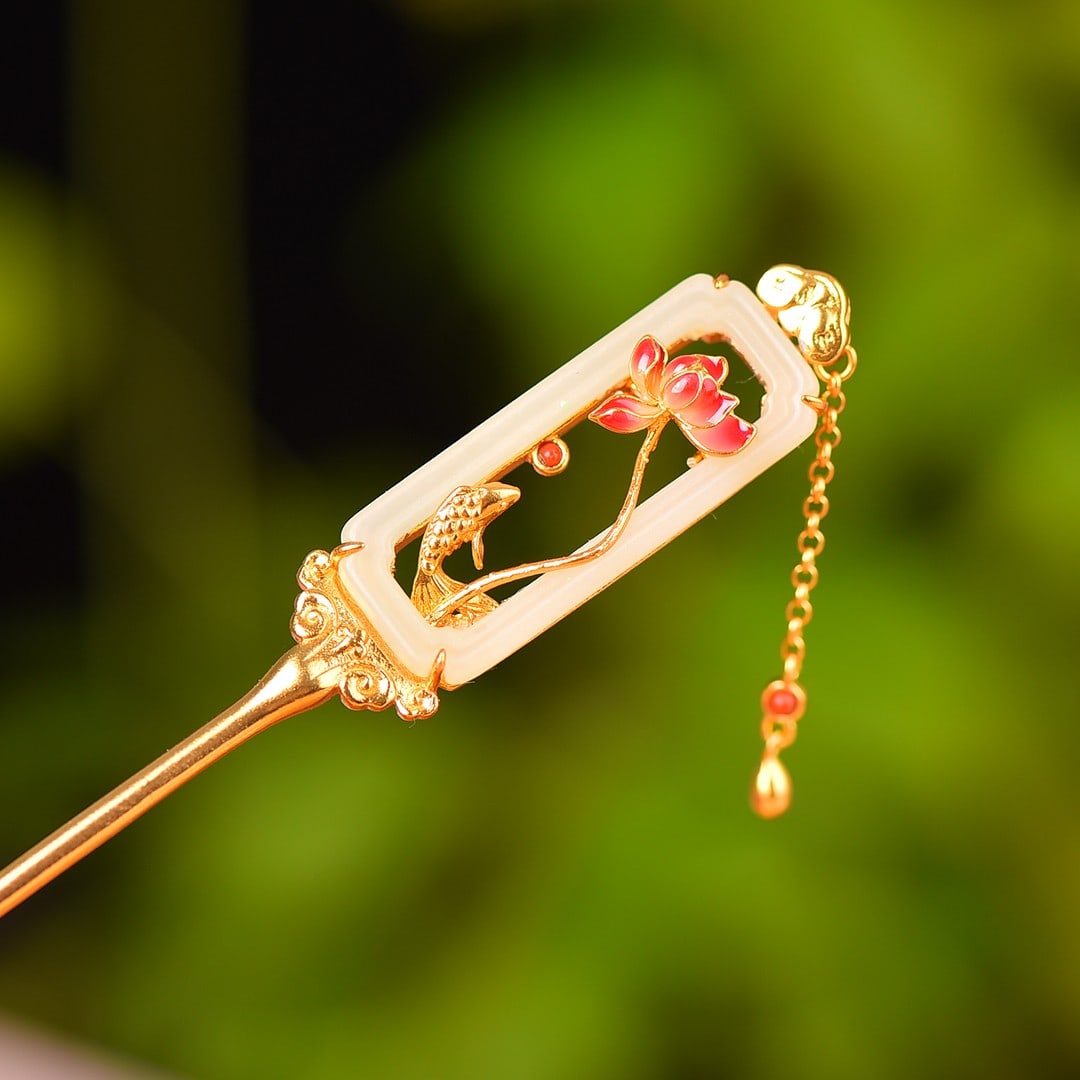 An Exquisite Sterling Silver-Gold Plated Inlaid White Jade Hairpin: An Exquisite Sterling Silver-Gold Plated Inlaid White Jade Hairpin,Size:0.6inx1.4in 纯银镀金镶白玉发簪