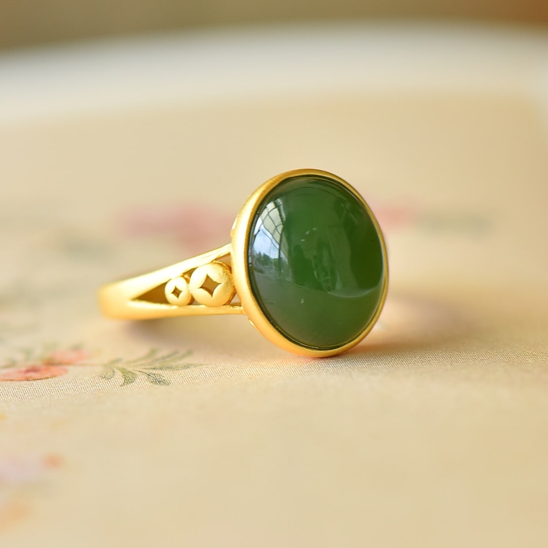 An Exquisite Sterling Silver-Gold Plated Inlaid Jasper Ring: An Exquisite Sterling Silver-Gold Plated Inlaid Jasper Ring,Size:0.4inx0.5in 纯银镀金镶碧玉戒指