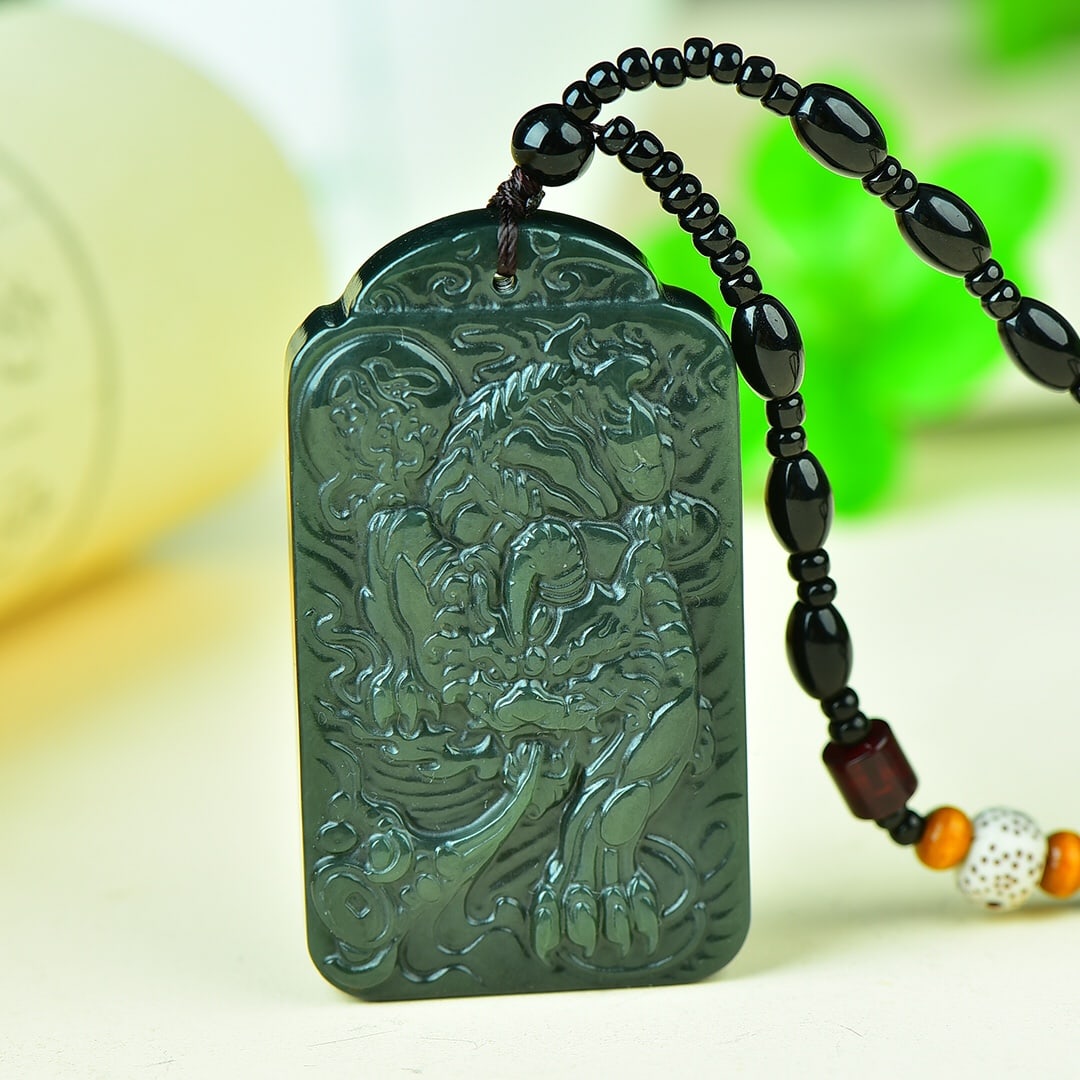 An Exquisite Jasper Wealth-Attracting Creature Pattern Pendant - 2