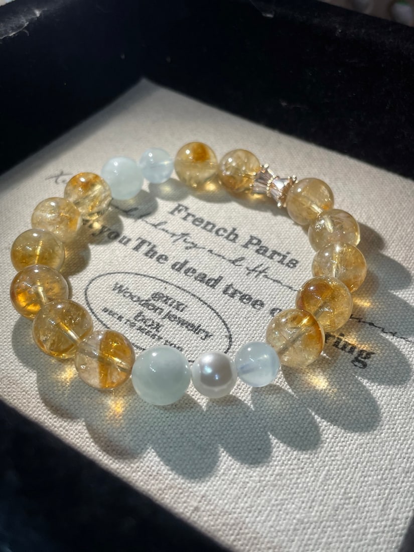 An Exquisite Crystal Bracelet - 2