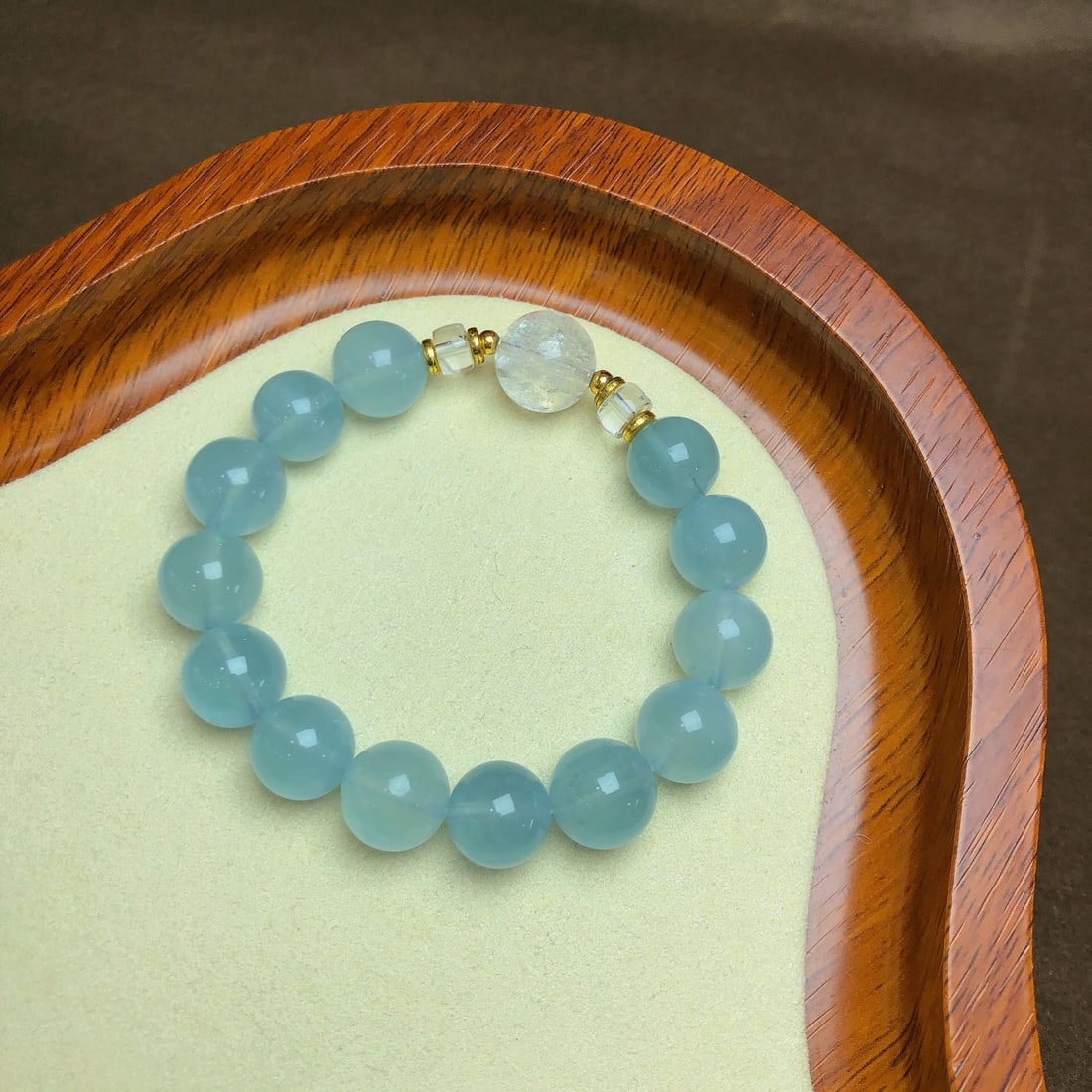 An Exquisite Crystal Bracelet: An Exquisite Crystal Bracelet,Size:0.5in,0.5in,Weight:32.1g 水晶手串