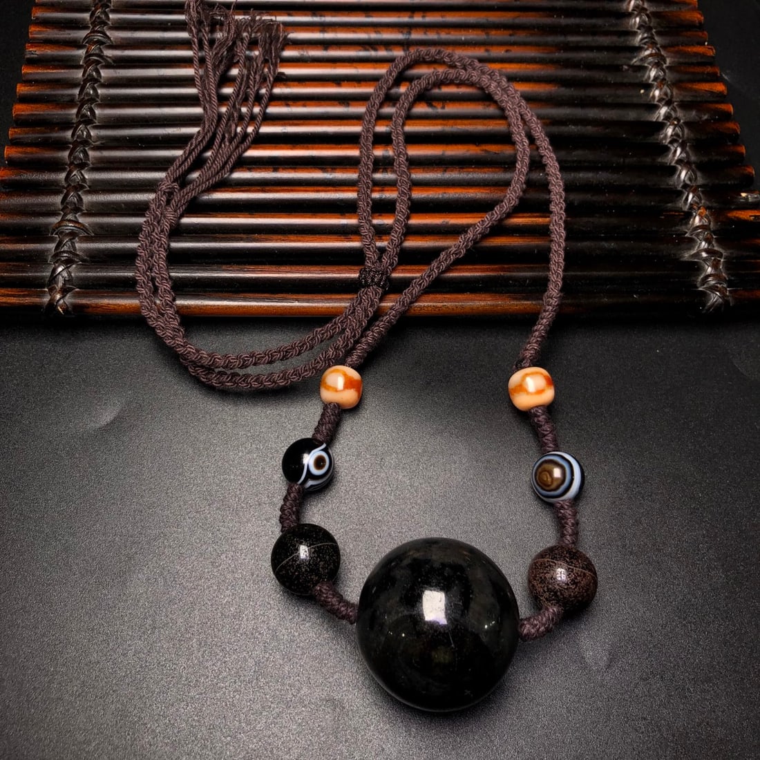A Precious Dzi Bead Necklace - 2