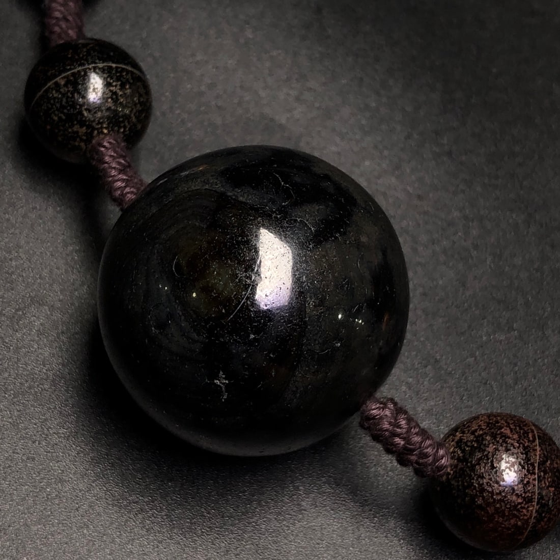 A Precious Dzi Bead Necklace - 8