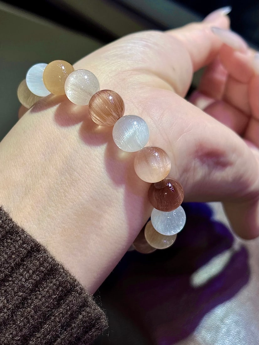 An Exquisite Crystal Bracelet - 6