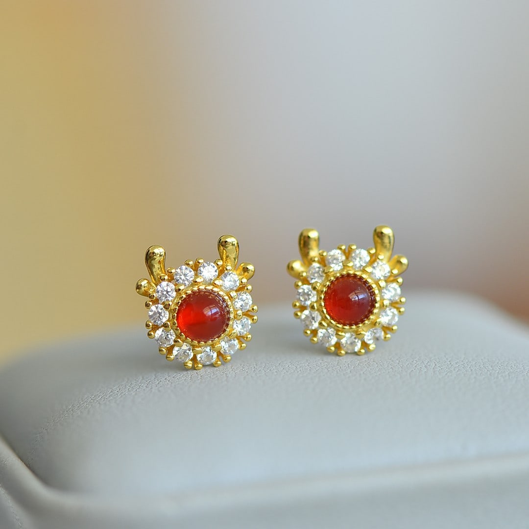 A Pair of Exquisite Sterling Silver-Gold Plated Inlaid Agate Earrings,Inlaid Diamond: A Pair of Exquisite Sterling Silver-Gold Plated Inlaid Agate Earrings,Inlaid Diamond,Size:0.2inx0.2in 一对纯银镀金镶玛瑙耳钉,嵌&