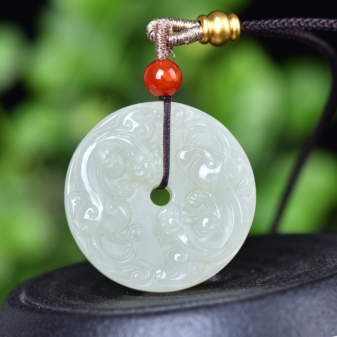 An Exquisite White Jade Dragon Pattern Pendant: An Exquisite White Jade Dragon Pattern Pendant,Size:1.2inx1.2in 白玉龙纹挂件