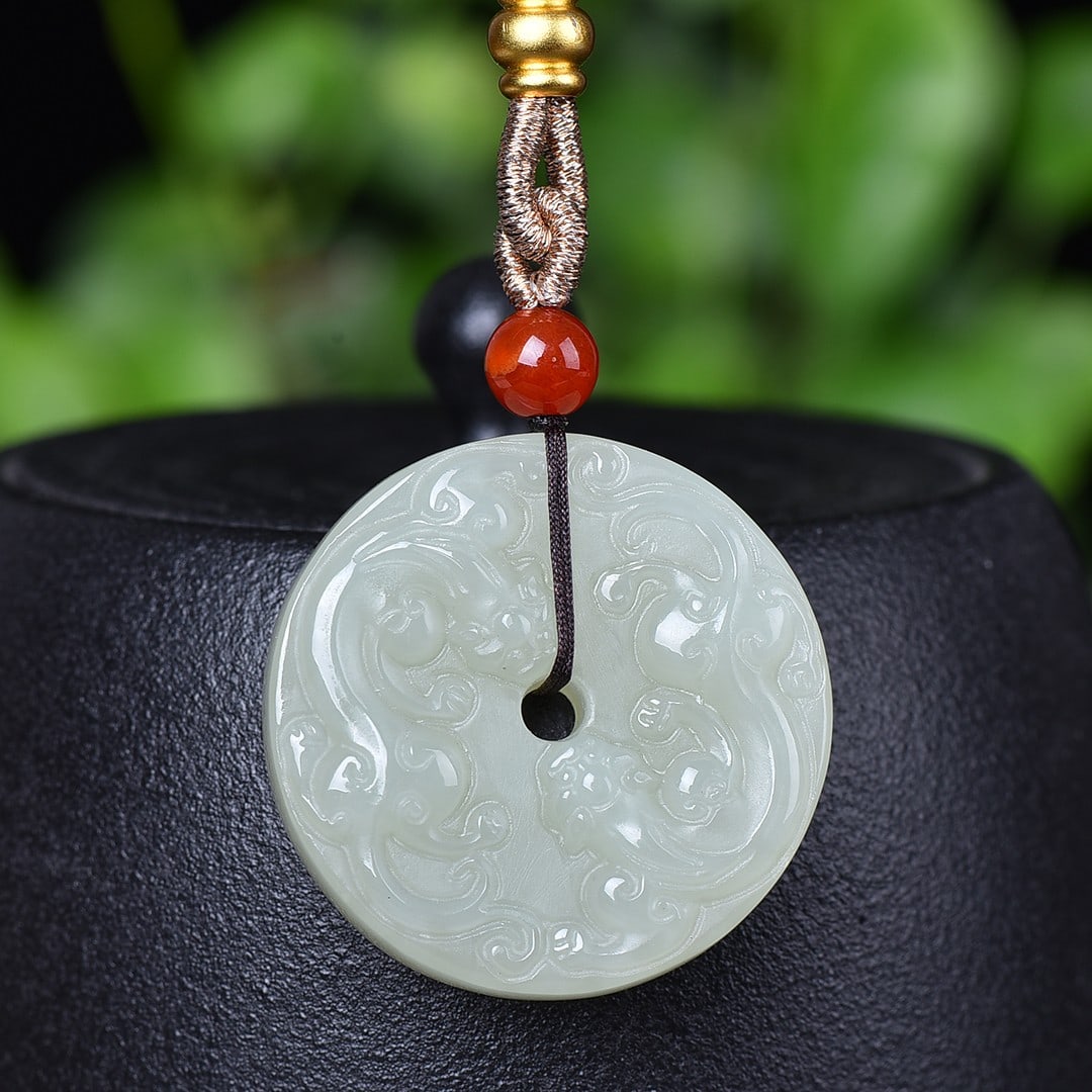 An Exquisite White Jade Dragon Pattern Pendant - 2