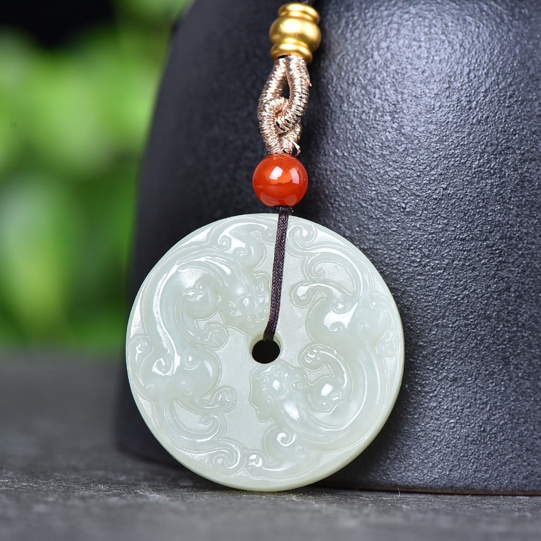 An Exquisite White Jade Dragon Pattern Pendant - 3