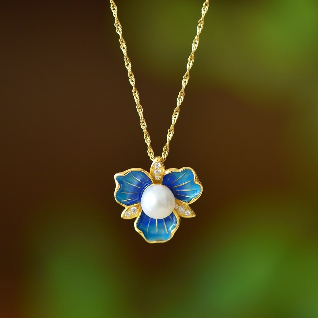 An Exquisite Sterling Silver-Gold Plated Inlaid Pearl Enamel Necklace,Inlaid Diamond: An Exquisite Sterling Silver-Gold Plated Inlaid Pearl Enamel Necklace,Inlaid Diamond,Size:0.3inx0.3in 纯银镀金镶珍珠珐琅项链,嵌&