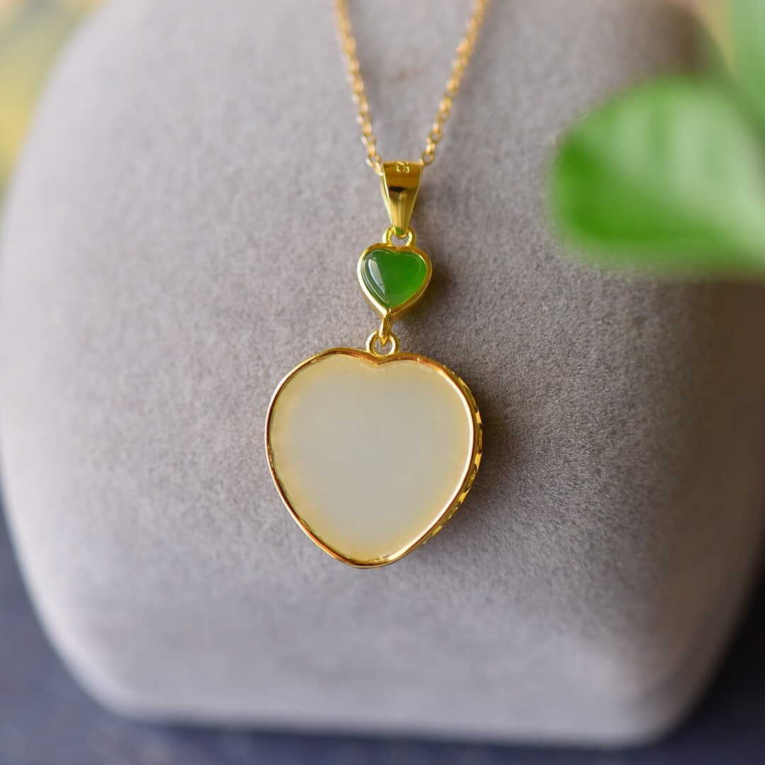 An Exquisite Sterling Silver-Gold Plated Inlaid White Jade Necklace,Inlaid Jasper: An Exquisite Sterling Silver-Gold Plated Inlaid White Jade Necklace,Inlaid Jasper,Size:0.7inx1.3in 纯银镀金镶白玉项链,嵌碧玉
