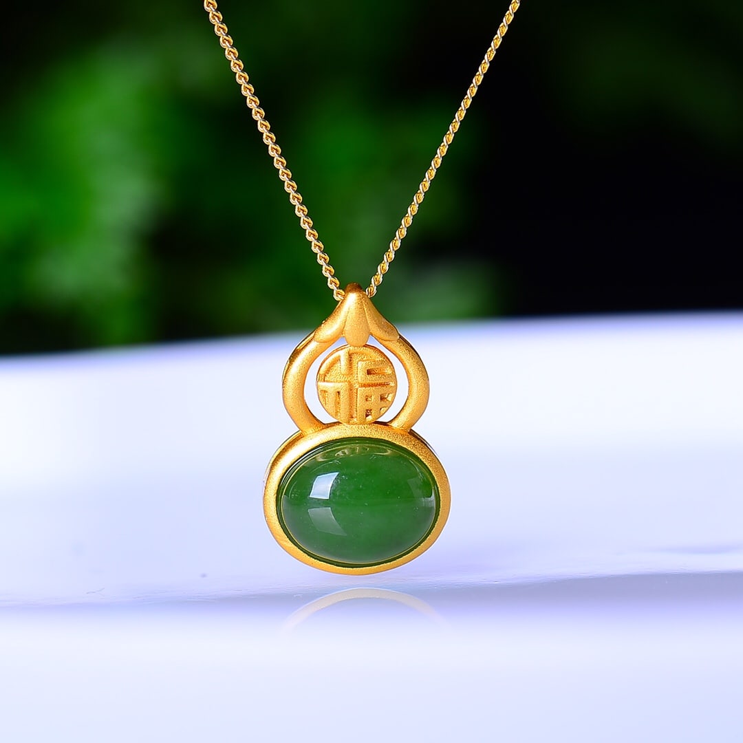 An Exquisite Sterling Silver-Gold Plated Inlaid Jasper Pendant: An Exquisite Sterling Silver-Gold Plated Inlaid Jasper Pendant,Size:0.3inx0.4in 纯银镀金镶碧玉吊坠