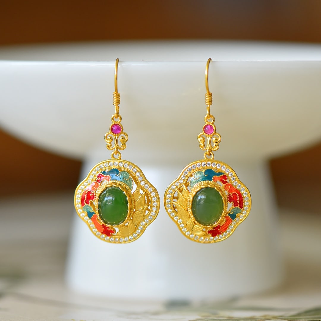 A Pair of Exquisite Sterling Silver-Gold Plated Inlaid Jasper Enamel Earrings: A Pair of Exquisite Sterling Silver-Gold Plated Inlaid Jasper Enamel Earrings,Size:0.3inx0.4in 一对纯银镀金镶碧玉珐琅耳环