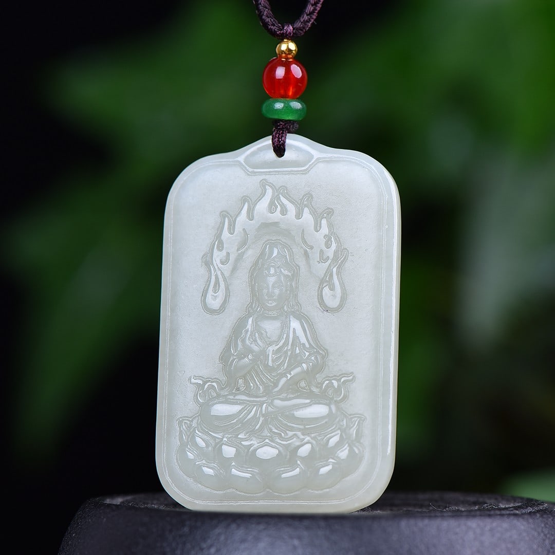 An Exquisite White Jade Statue of Avalokitesvara Pendant: An Exquisite White Jade Statue of Avalokitesvara Pendant,Size:1.2inx2in 白玉观音像挂件