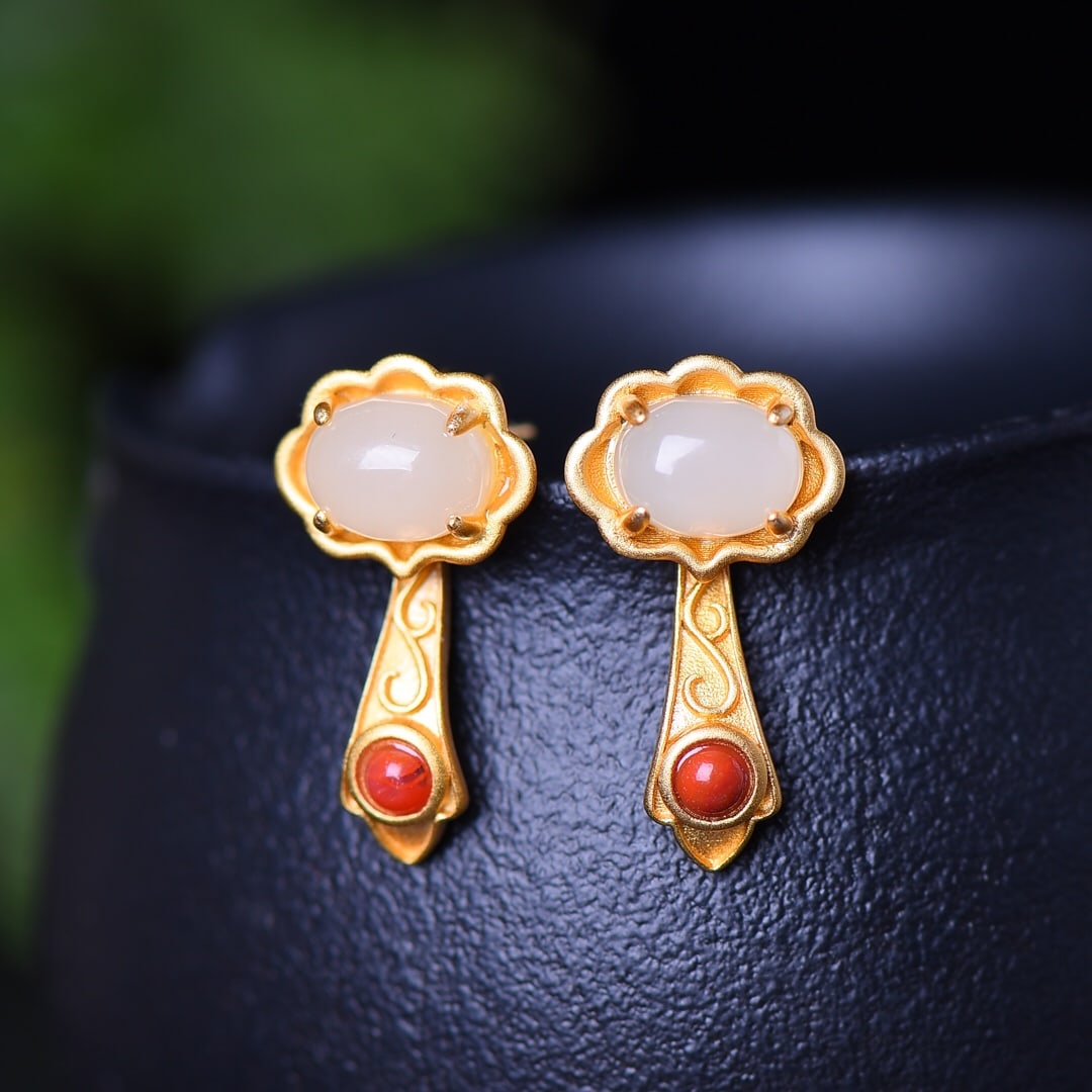 A Pair of Exquisite Sterling Silver-Gold Plated Inlaid White Jade Earrings: A Pair of Exquisite Sterling Silver-Gold Plated Inlaid White Jade Earrings,Size:0.2inx0.3in 一对纯银镀金镶白玉耳环