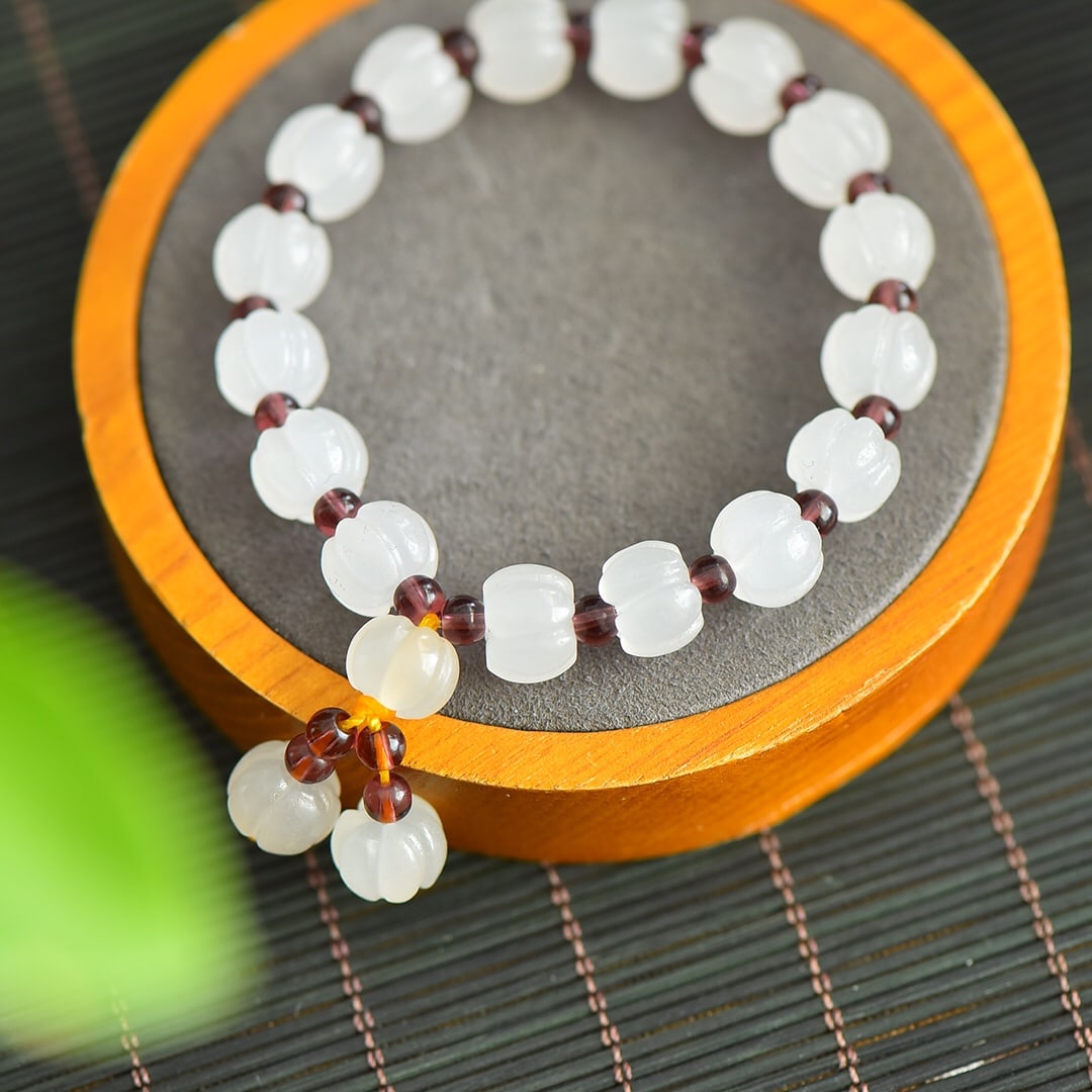 An Exquisite White Jade Bracelet - 4