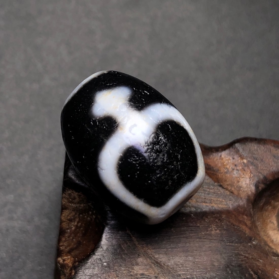 An Exquisite Dzi Bead Pendant - 5