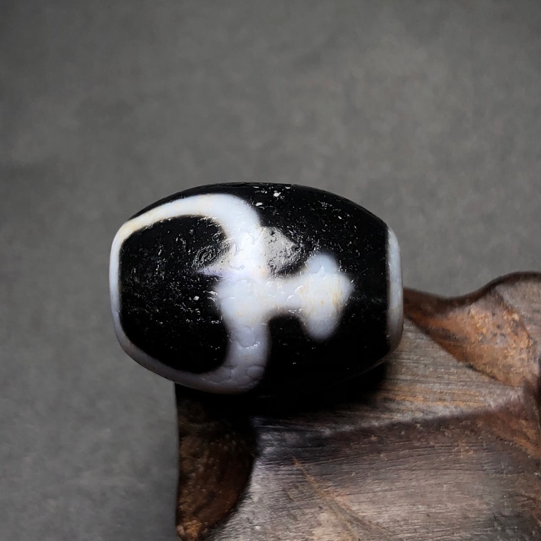 An Exquisite Dzi Bead Pendant - 7