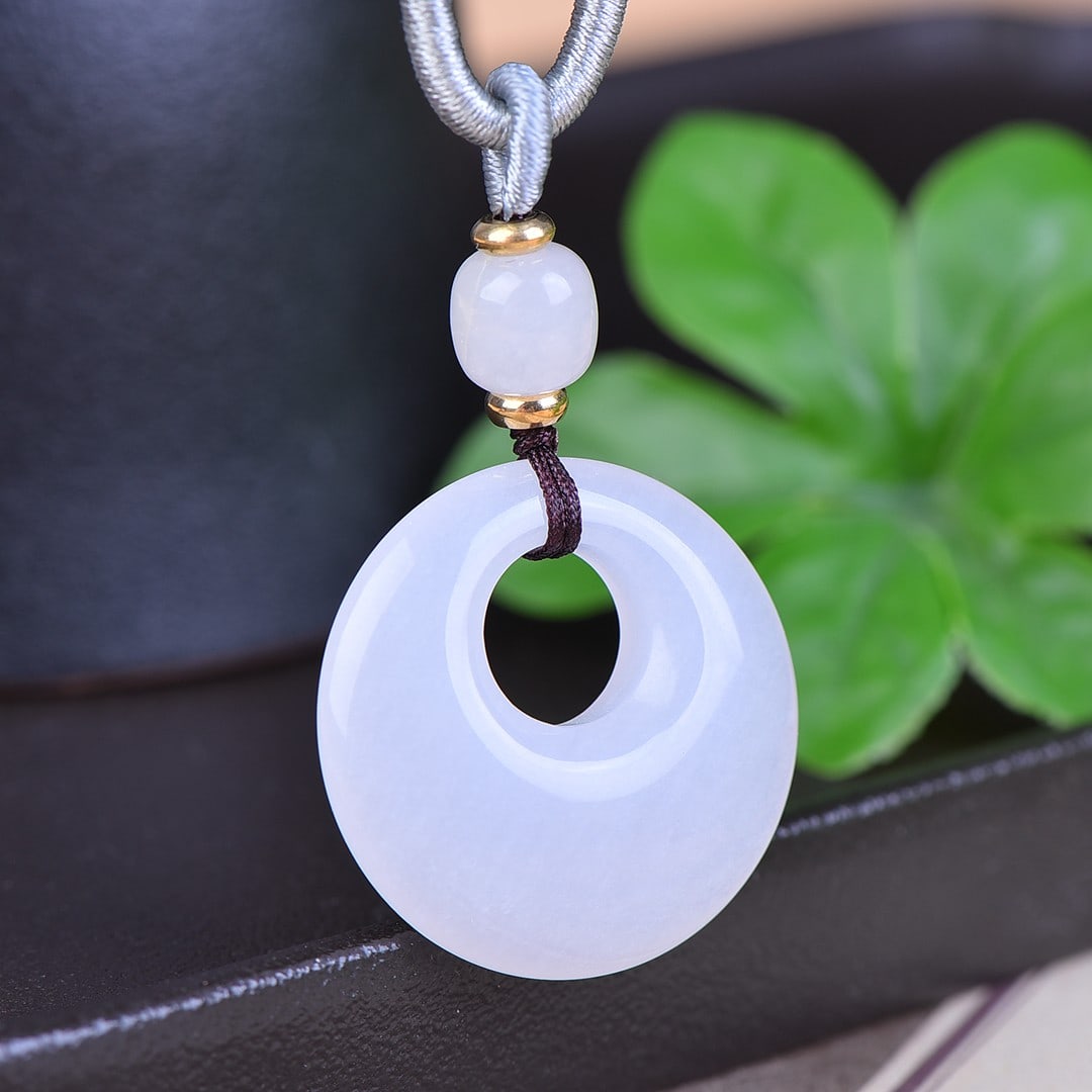 An Exquisite White Jade Pendant - 3