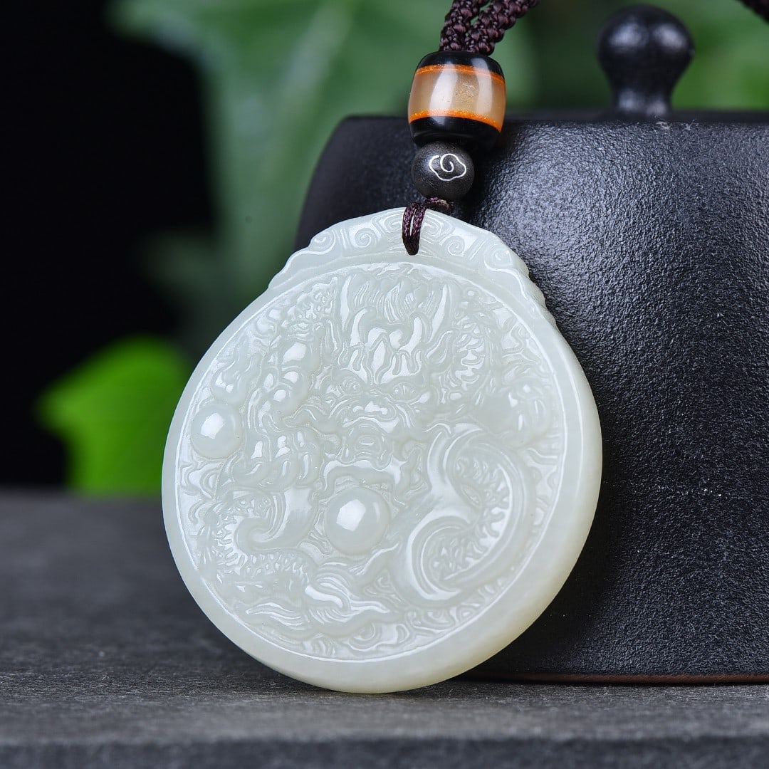An Exquisite White Jade Dragon Pattern Pendant - 2
