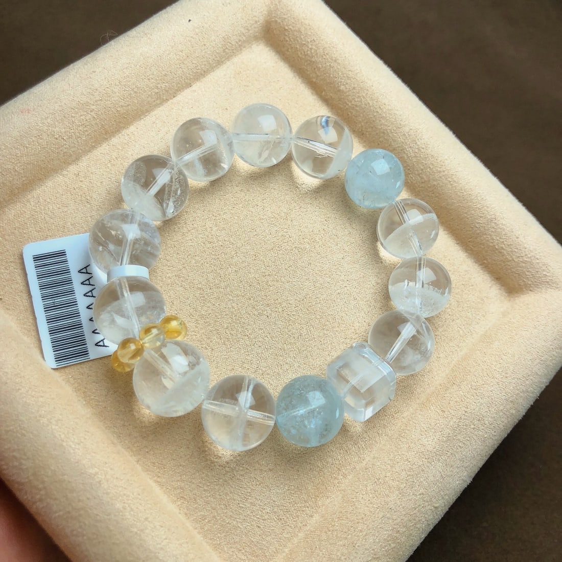 An Exquisite Crystal Bracelet: An Exquisite Crystal Bracelet,Size:0.5in,Weight:49.7g 水晶手串