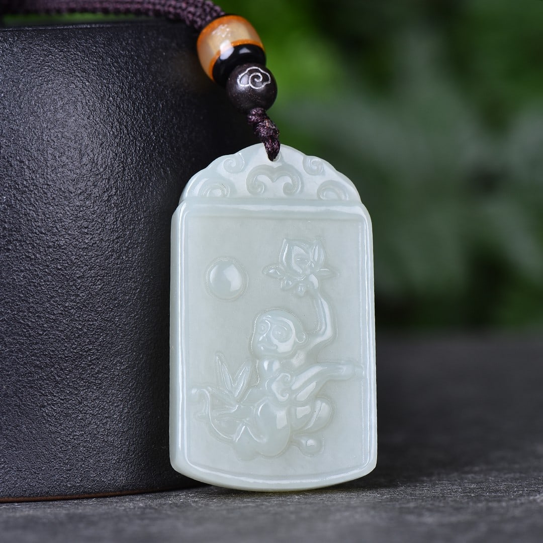 An Exquisite White Jade Monkey Pendant - 4