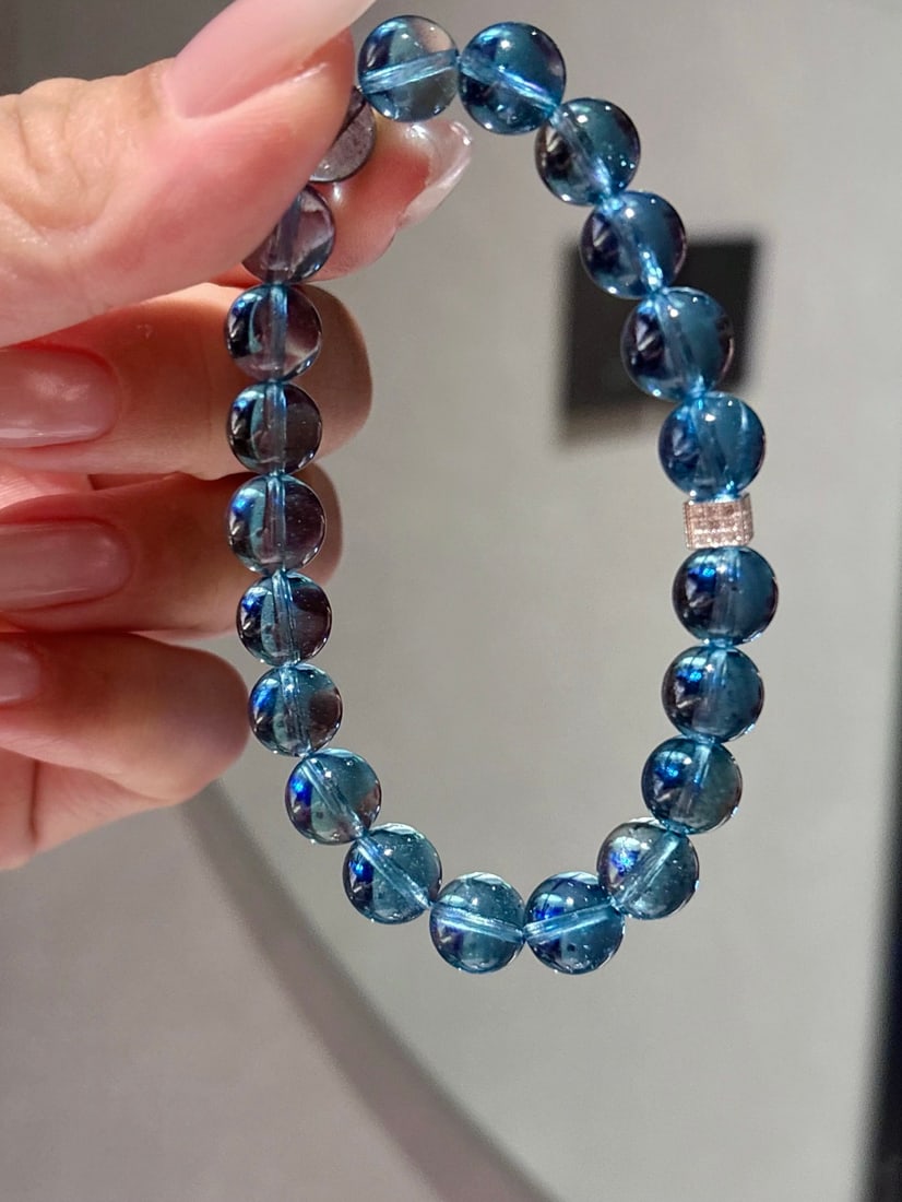 An Exquisite Aquamarine Bracelet: An Exquisite Aquamarine Bracelet,Size:0.4in,Weight:23g 海蓝宝手串