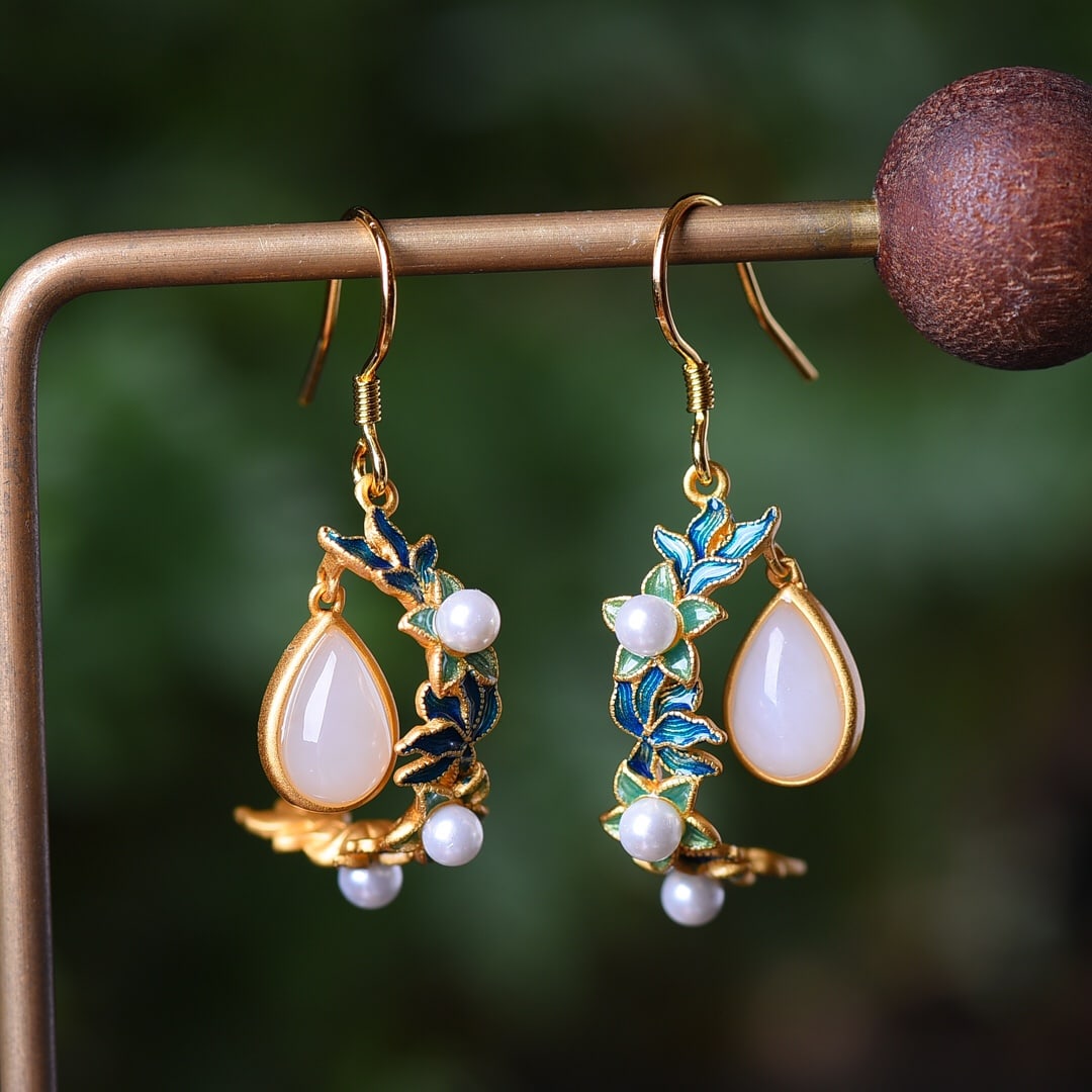 A Pair of Exquisite Sterling Silver-Gold Plated Inlaid White Jade Enamel Earrings,Inlaid Pearl: A Pair of Exquisite Sterling Silver-Gold Plated Inlaid White Jade Enamel Earrings,Inlaid Pearl,Size:0.2inx0.4in