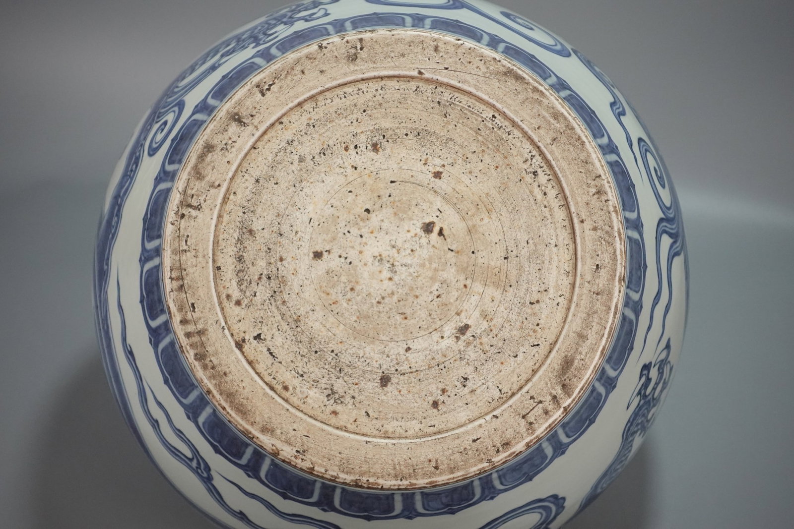 A Huge Blue and White Dragon Pattern Jar - 10