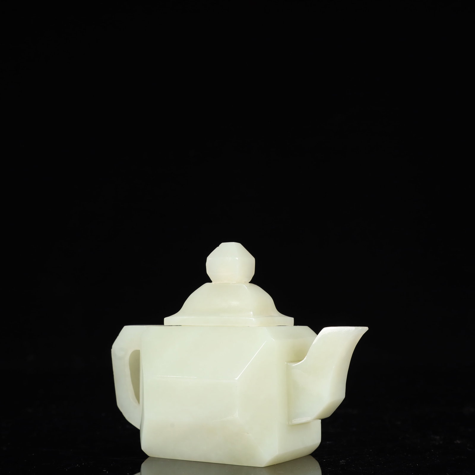 An Exquisite White Jade Teapot - 2
