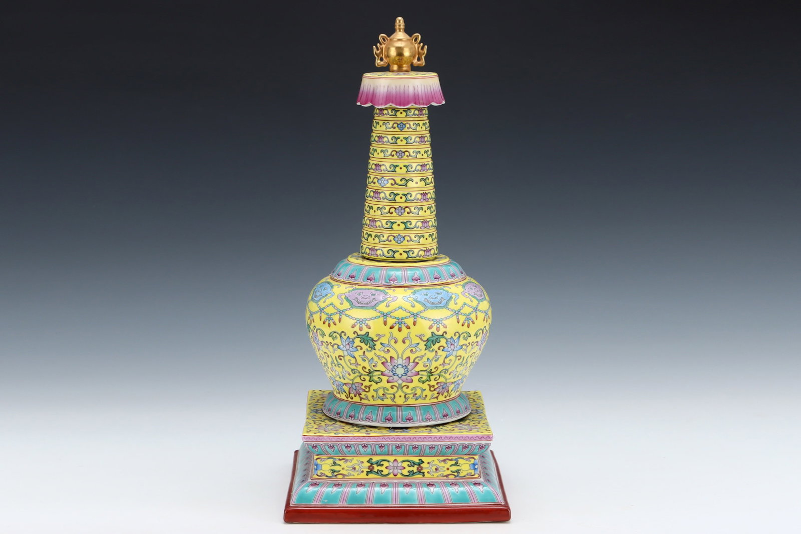 A Huge Enamel Lotus Pattern Pagoda - 3