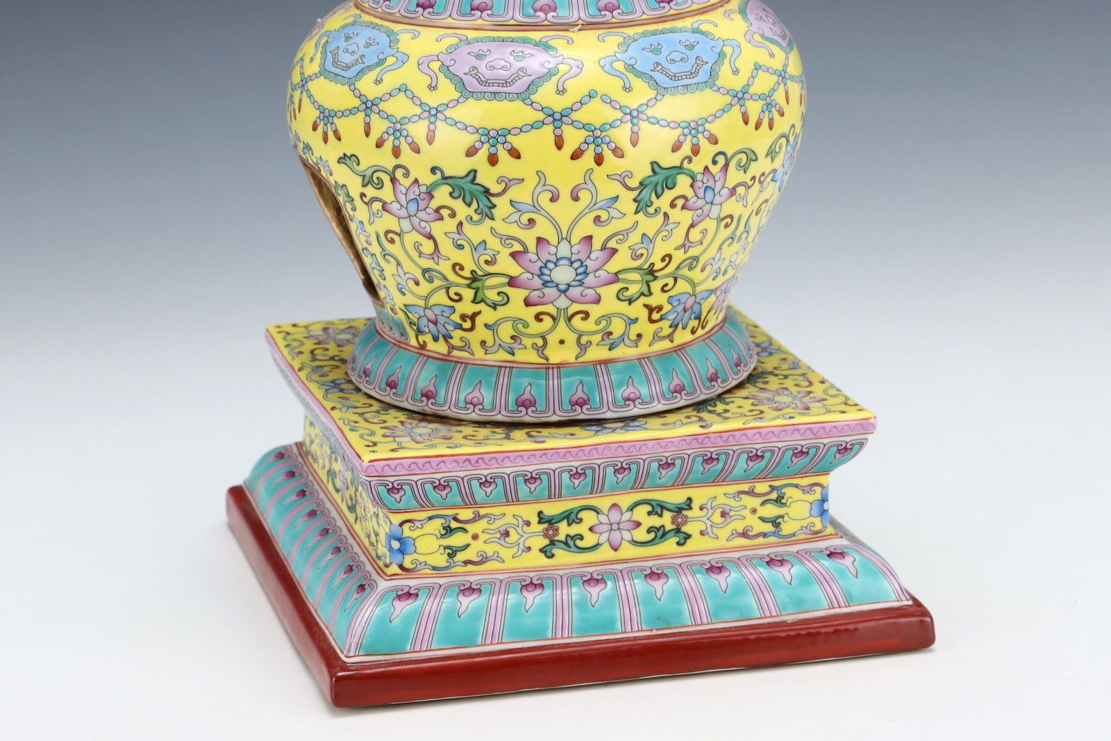 A Huge Enamel Lotus Pattern Pagoda - 5