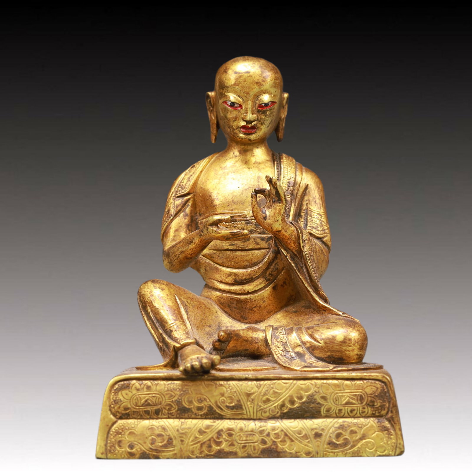 A Solemn Gilt Bronze Statue of Guru: A Solemn Gilt Bronze Statue of Guru,Qing Dynasty, China,Size:3.9inx2.6inx5.3in Weight:1200g 铜鎏金上师像,中国清代