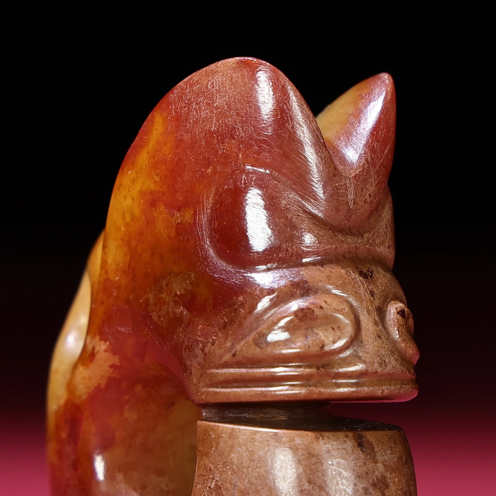 An Exquisite White Jade Beast-Face Pattern Pendant - 3